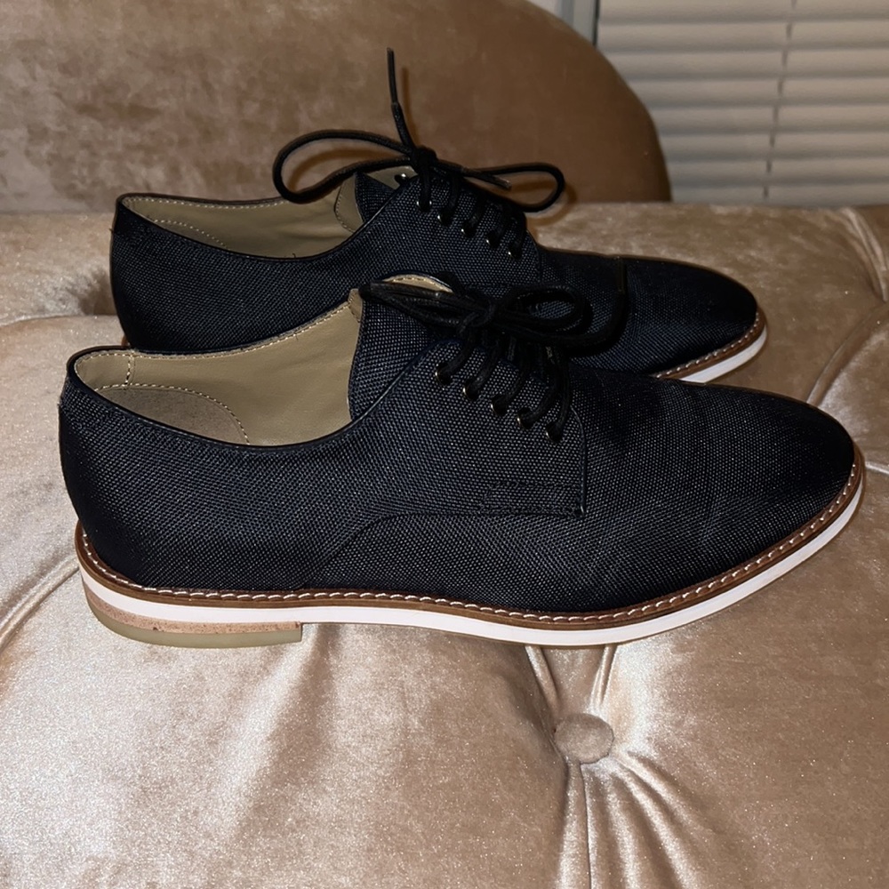 Calvin Klein Aggussie lace up Oxford dress shoe